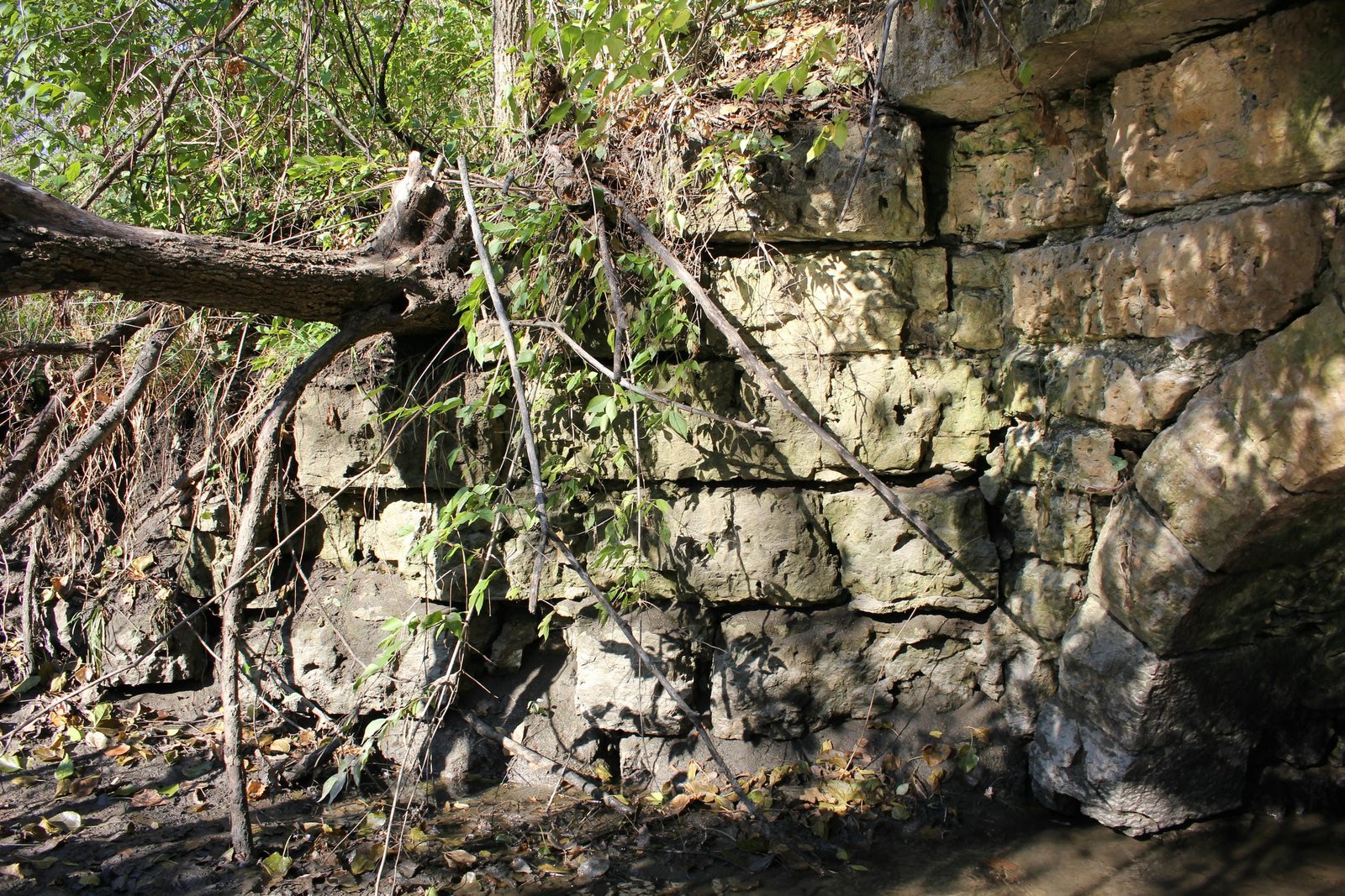 Southwest wing wall